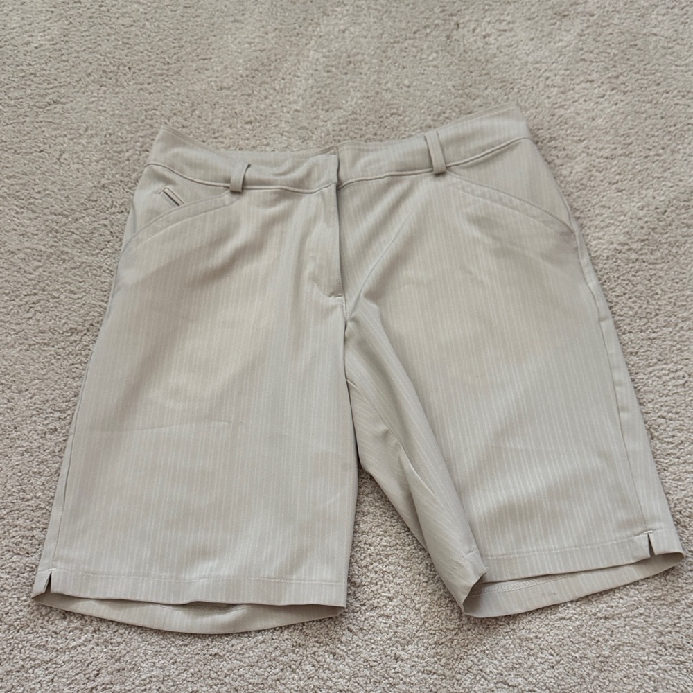 Nike Golf Tan Shorts Size 8